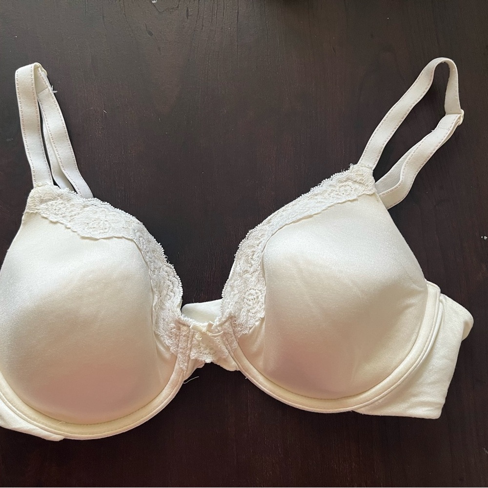 Maidenform cream Lace Trim T-Shirt Bra